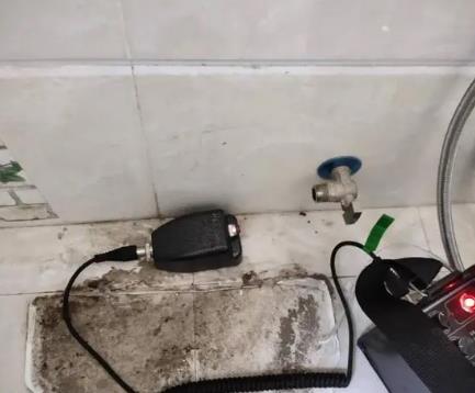 普陀屋顶漏水维修公司分享下卫生间漏水的危害及解决方法